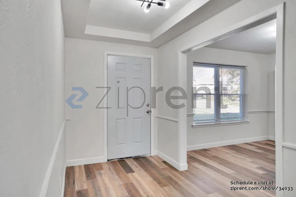 4 bed, 2.5 bath, 1889 sqft, $2,650 — Photo 3