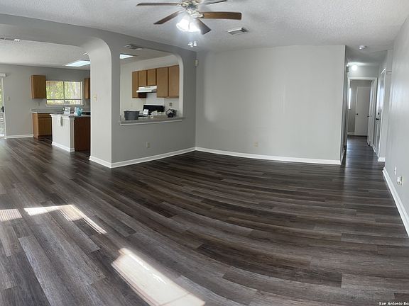3rd image of 2947 QUIET PLAIN DR