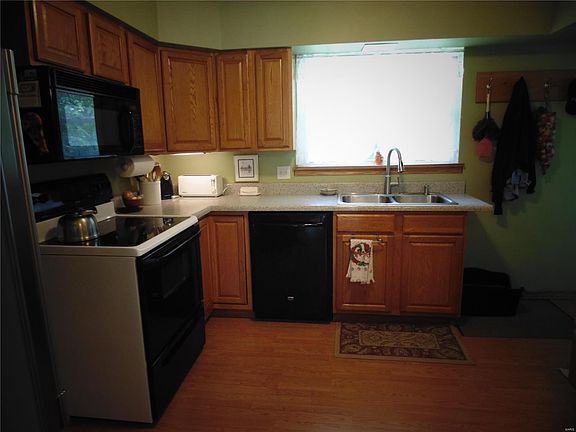 4th image of 13 Nordell Ct