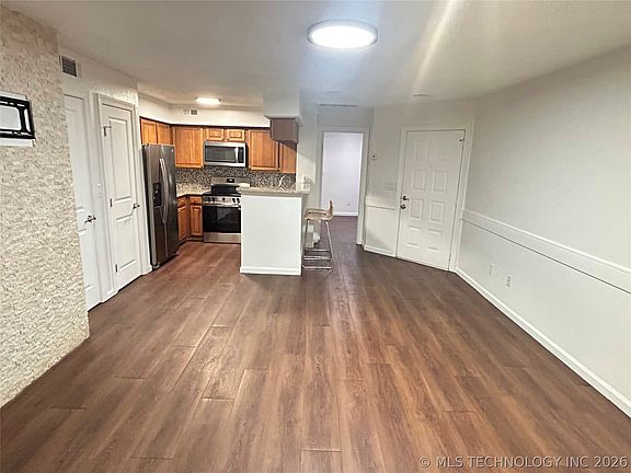 3rd image of 6737 S Peoria Ave APT C106