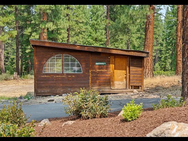 10915 Royal Crest Dr — Photo 14