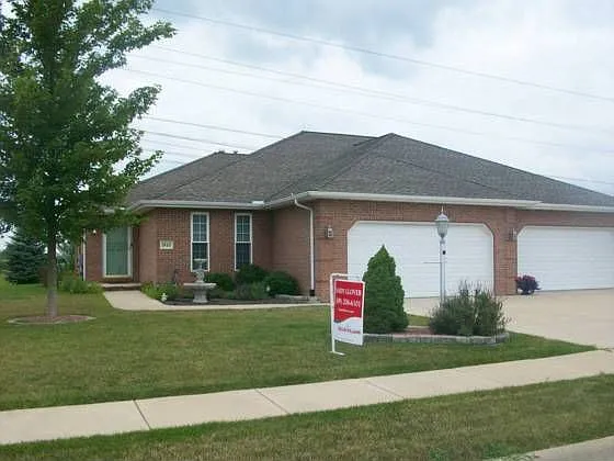 1840 Deerfield Dr photo 1