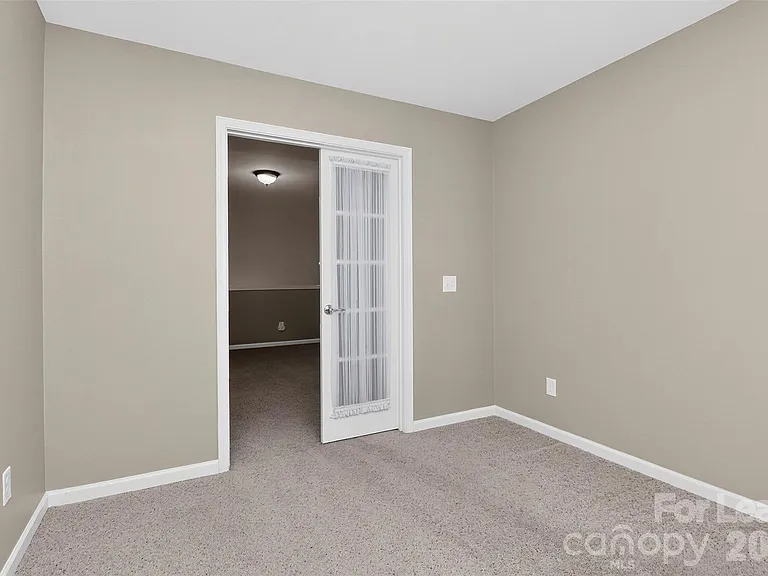 10229 Blairbeth St — Photo 26