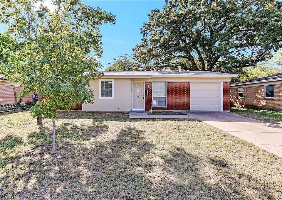 1st image of 925 Jerry Ln