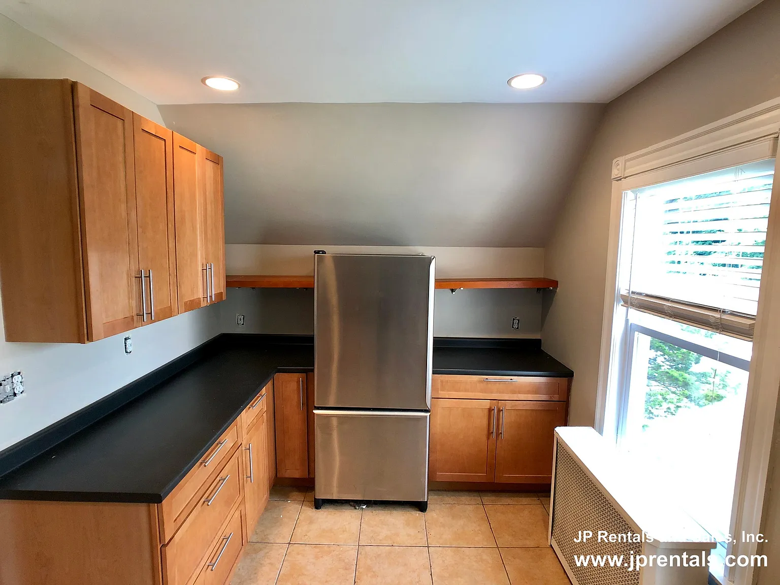 2 bed, 2.0 bath, 1100 sqft, $2,750 — Photo 2