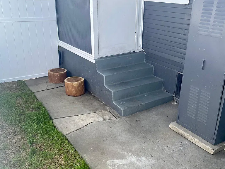 221 E Avenue 39 — Photo 16