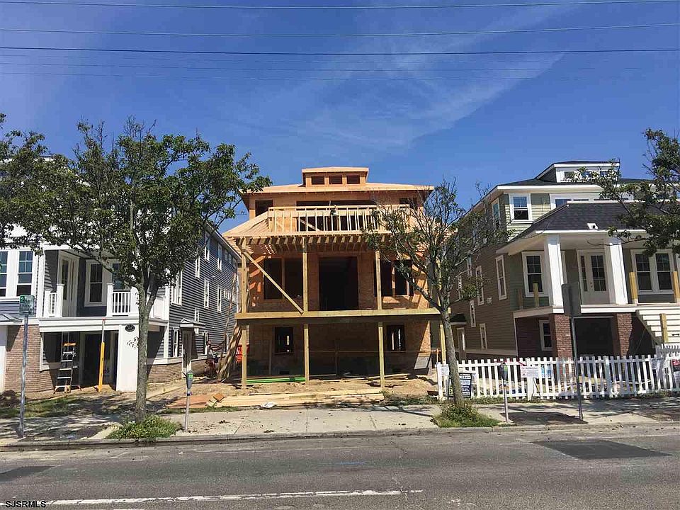 1st image of 838 Wesley Ave