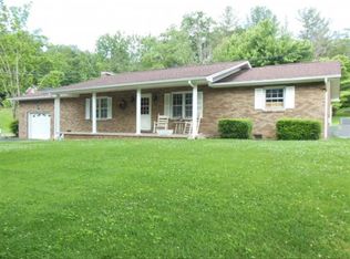 108 Lyons Rd, Hampton, TN 37658