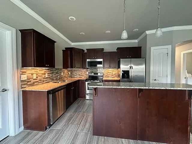 4661 W Wales Dr — Photo 3