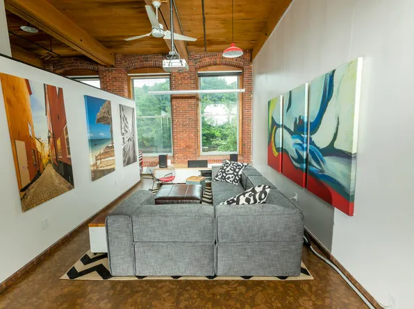 125 Main St APT 16, Newmarket, NH 03857