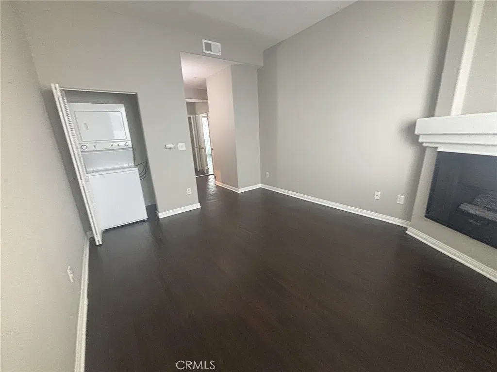 2 bed, 1200 sqft, $2,800 — Photo 2