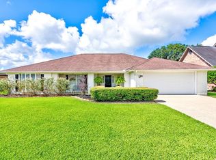 509 King George Dr, Port Neches, TX 77651
