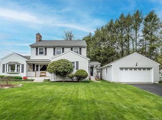 1 Country Ridge Rd, Danbury, CT 06811