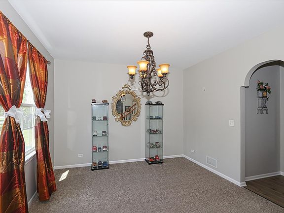 4th image of 407 W Amberside Dr
