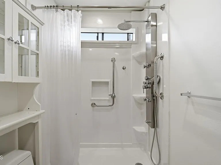 1621 Maltman Ave — Photo 12