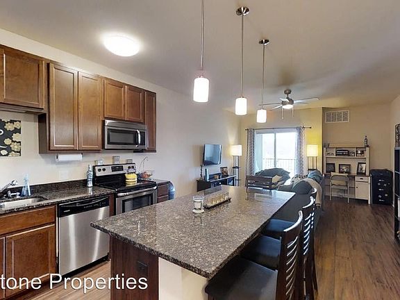 3rd image of 5020 Farwell St APT 211