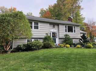 14 Philip St, Cumberland, ME 04021