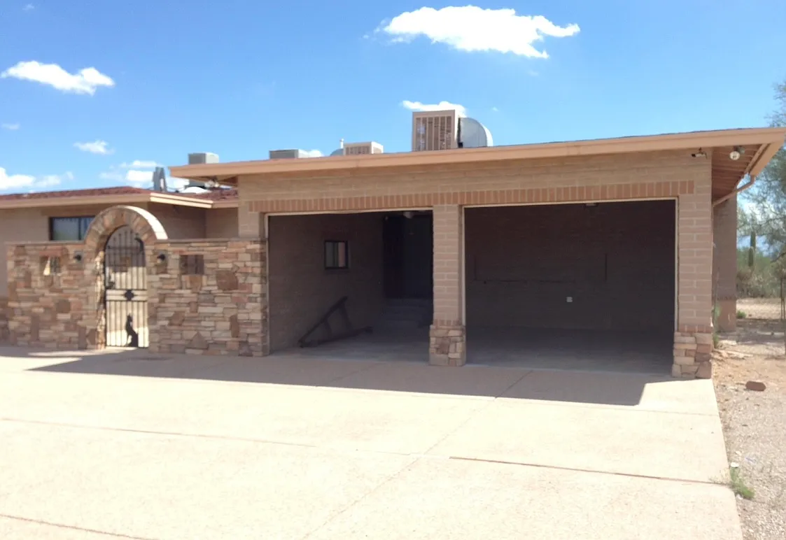 4 bed, 2.5 bath, 3549 sqft, $3,380 — Photo 2