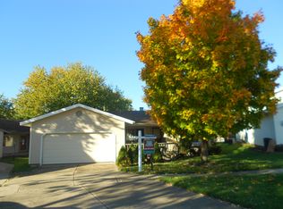 212 Garden Cir, Streamwood, IL 60107