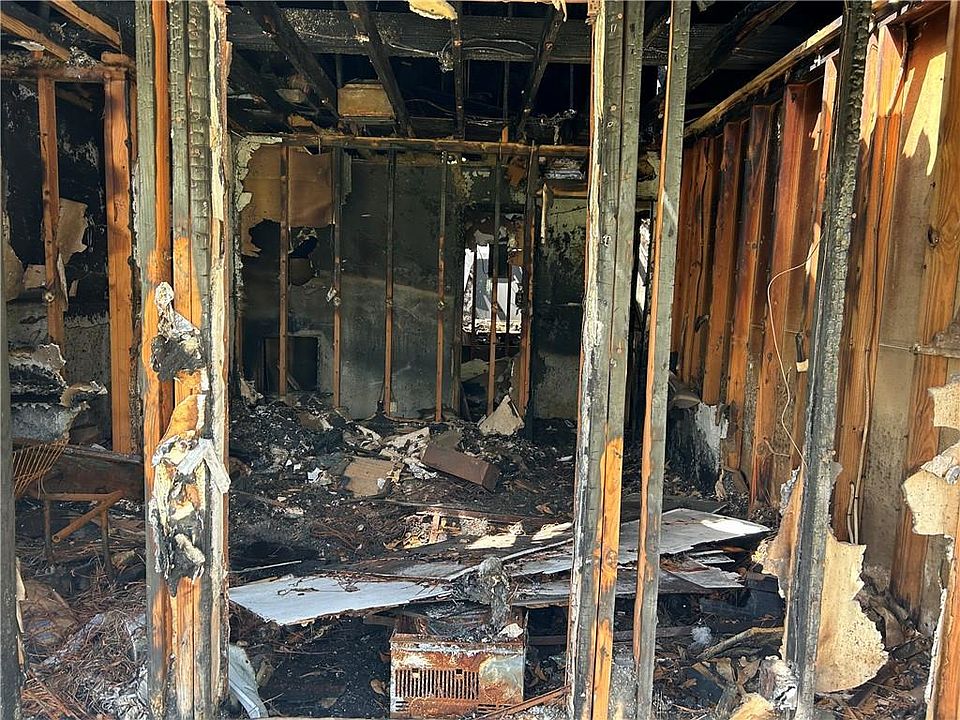 2nd image of 18209 Holly Ridge Dr