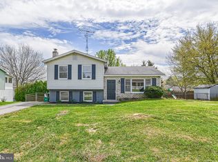 6 Marie Dr, Hanover, PA 17331