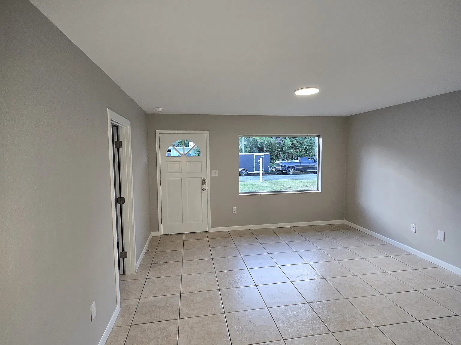 4 bed, 1600 sqft, $2,399 — Photo 3