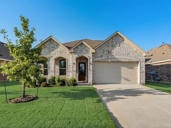 3rd image of 1404 Forest Haven Dr