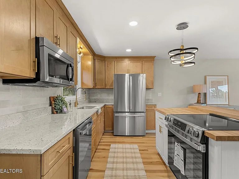 6741 Heatherbrook Dr — Photo 15