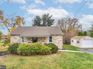 906 Valley Rd, Enola, PA 17025