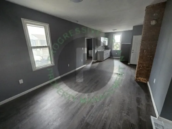 7040 Roy Ave, Cleveland, OH 44104