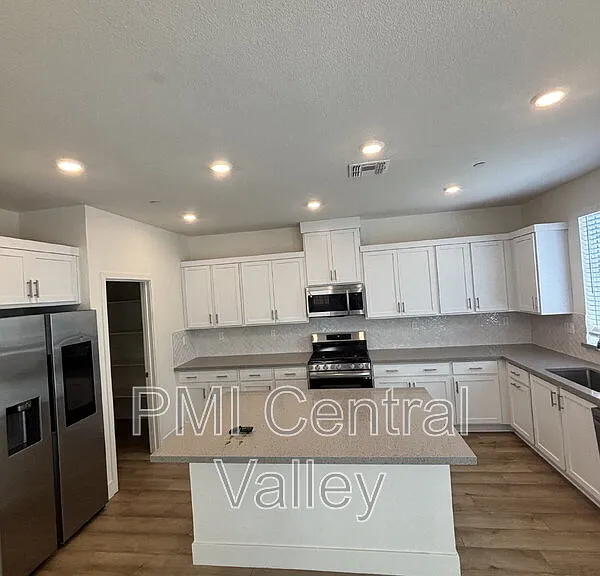 3226 Tibidabo St — Photo 45