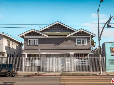 5138 S Main St, Los Angeles, CA, 90037