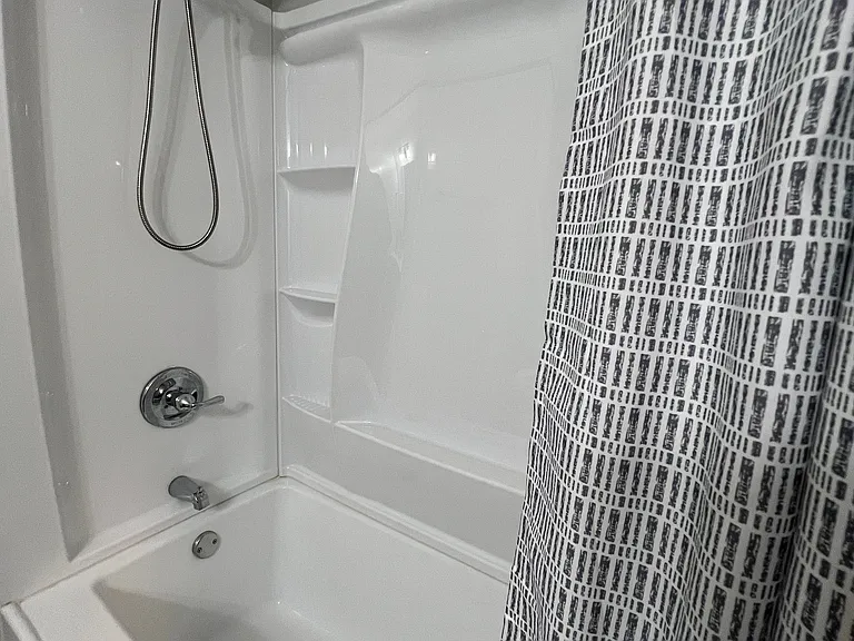 1000 Delivau Dr — Photo 31