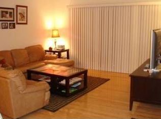 15 Hemlock Ct, Hamilton, NJ 08619