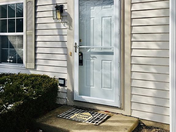 3rd image of 1231 N Village Dr