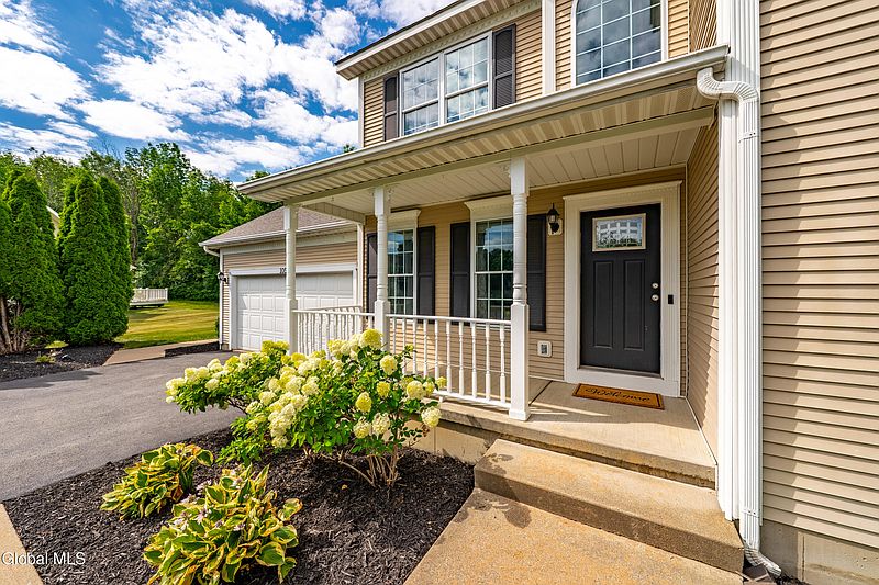 2nd image of 105 Sycamore Court