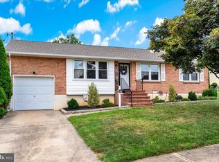 2450 W Eric Dr, Wilmington, DE 19808