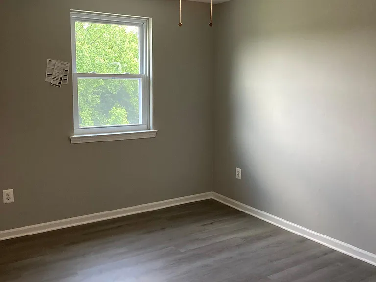 1607 Addison Rd S — Photo 11