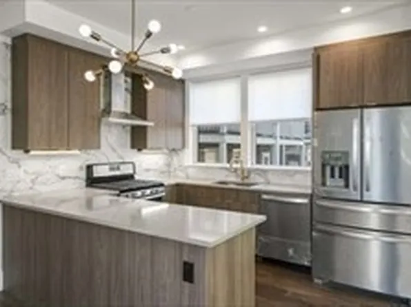 10 Spring Garden St #3, Boston, MA 02125