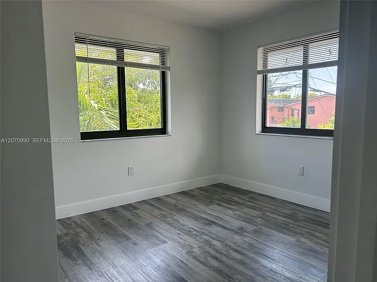 3417 NW 22nd Ave #12 — Photo 8