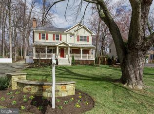 8208 Westchester Dr, Vienna, VA 22182