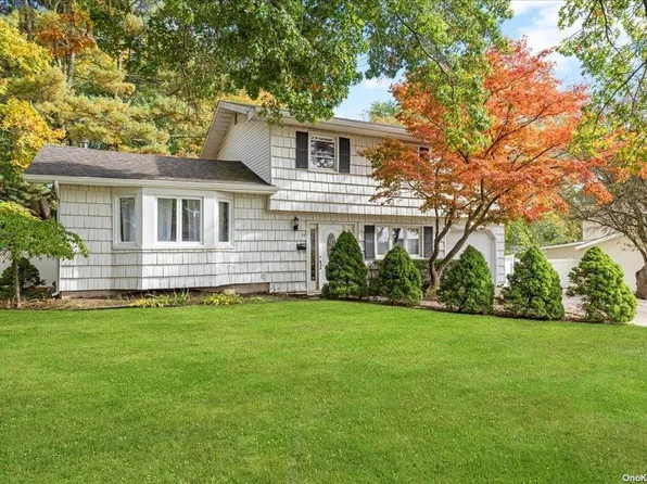 17 Cornell Drive, Wheatley Heights, NY 11798