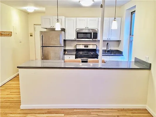 Rented by Century 21 Metropolitan | media 29