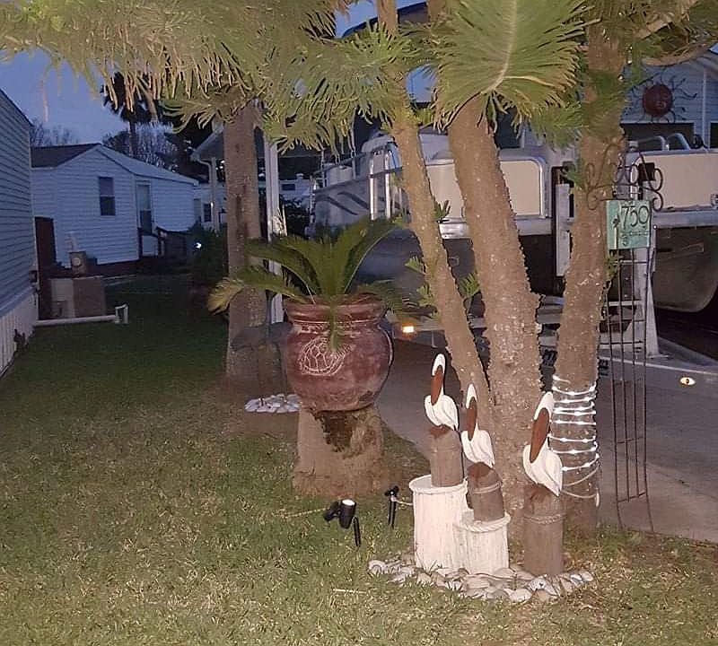 1st image of 750 E Clam Cir
