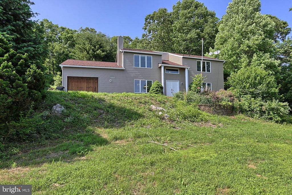 1968 Chuck Wagon Dr, Auburn, PA 17922 | Zillow