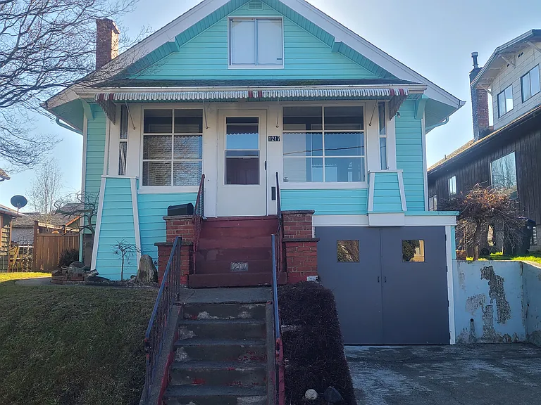 1217 7th St — Photo 2