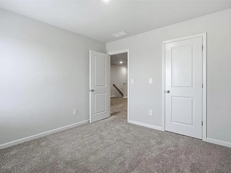 2238 Ashton Dr — Photo 20