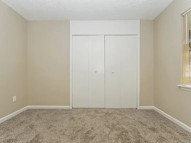 119 Adrian Dr — Photo 11