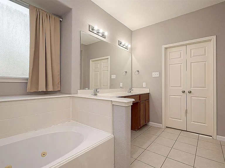5203 Heatherdawn Ct — Photo 28