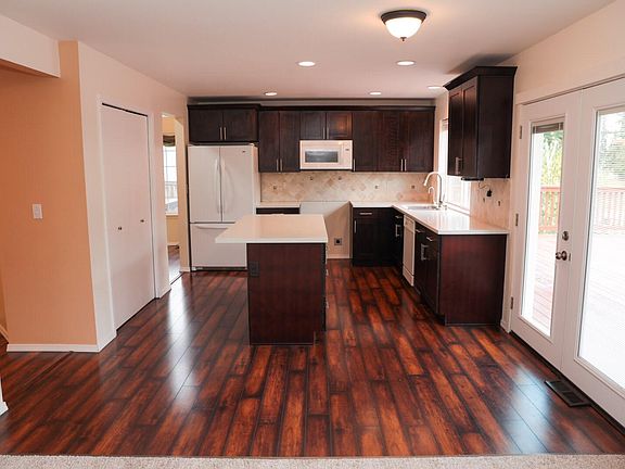 5th image of 11017 223rd Avenue Ct E